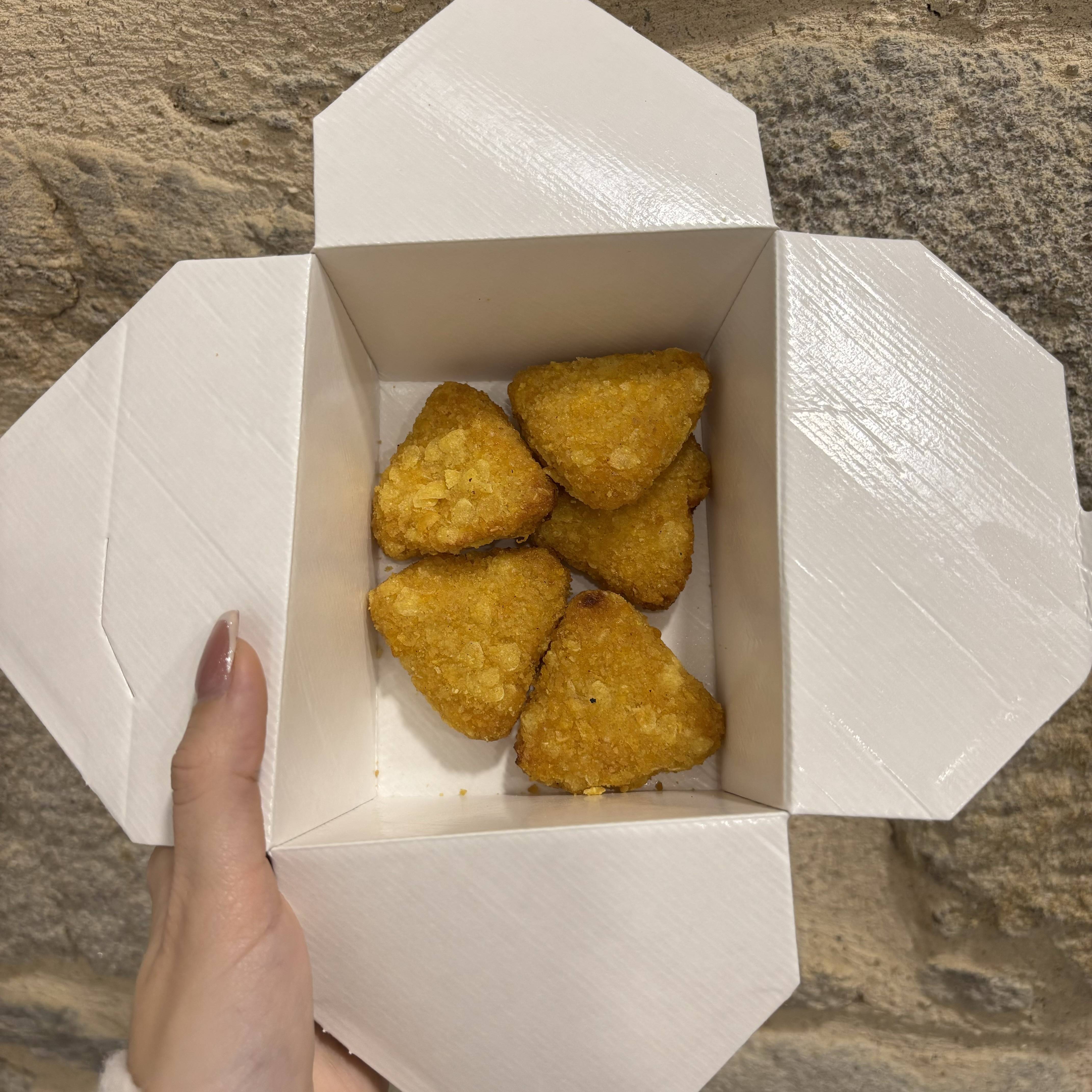 9 Nachos Cheese Triangle