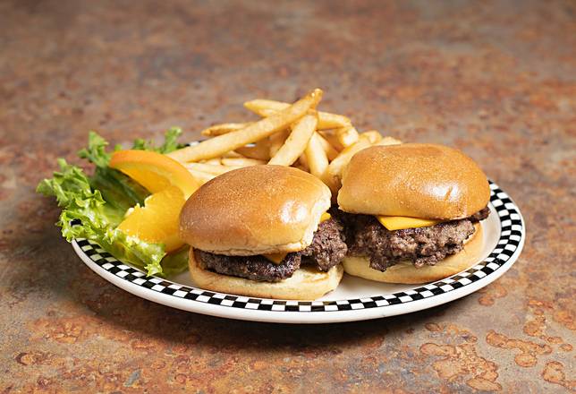 Cubs Biscuit Bear’s Burger Sliders**