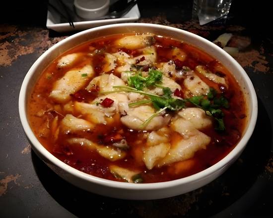 Fish in Chili Oil and Bean Sprouts 泼辣鱼片