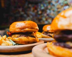 La Divina Burger (1655 Drexel Avenue)