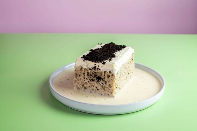 Oreo & Cream Milk Cake