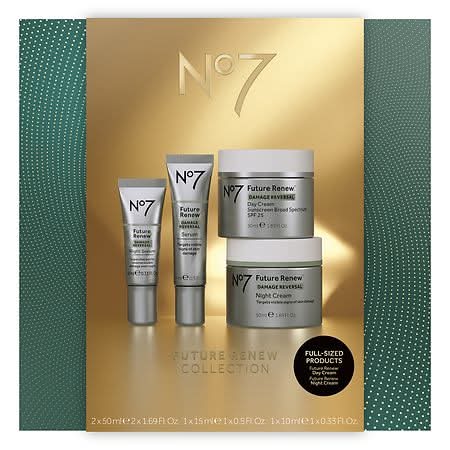No7 Future Renew Skincare Collection Set (140 ml, 4 ct)