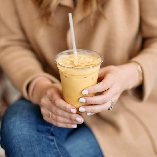 Iced Turmeric and Honey Latte 16 oz