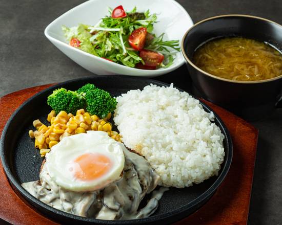 ハンバーグセット(エッグ) Hamburger set (egg)
