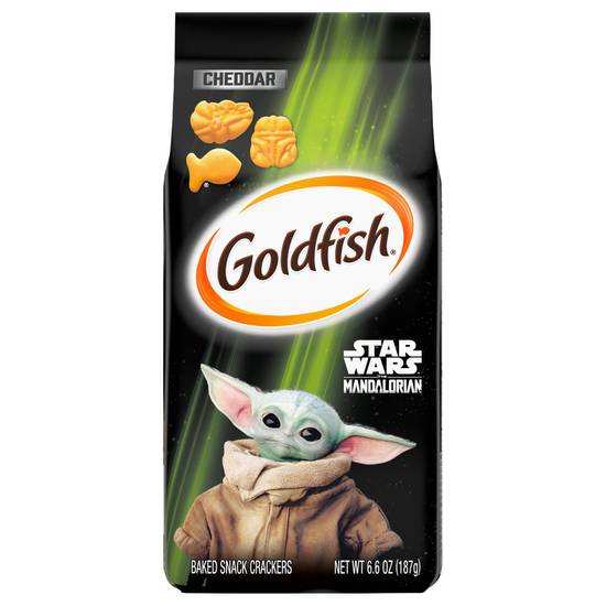 Goldfish Star Wars Mandalorian Cheddar Baked Snack Crackers