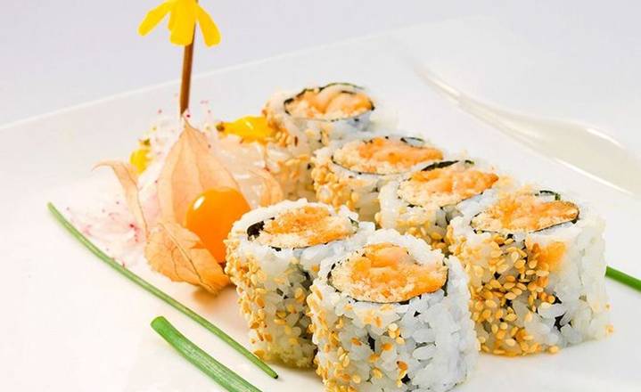 3. Spicy Salmon Crispy Roll (6 Pieces)