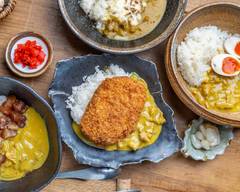 絶滅寸前！？昔懐かし昭和の食堂風黄色いカレー けんちゃん��食堂 Yellow Curry KENCHAN