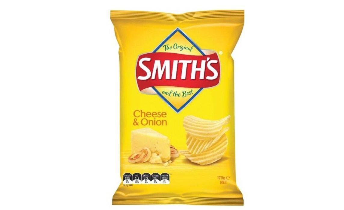 Smiths Crinkle Cut Chips Cheese And Onion 170g