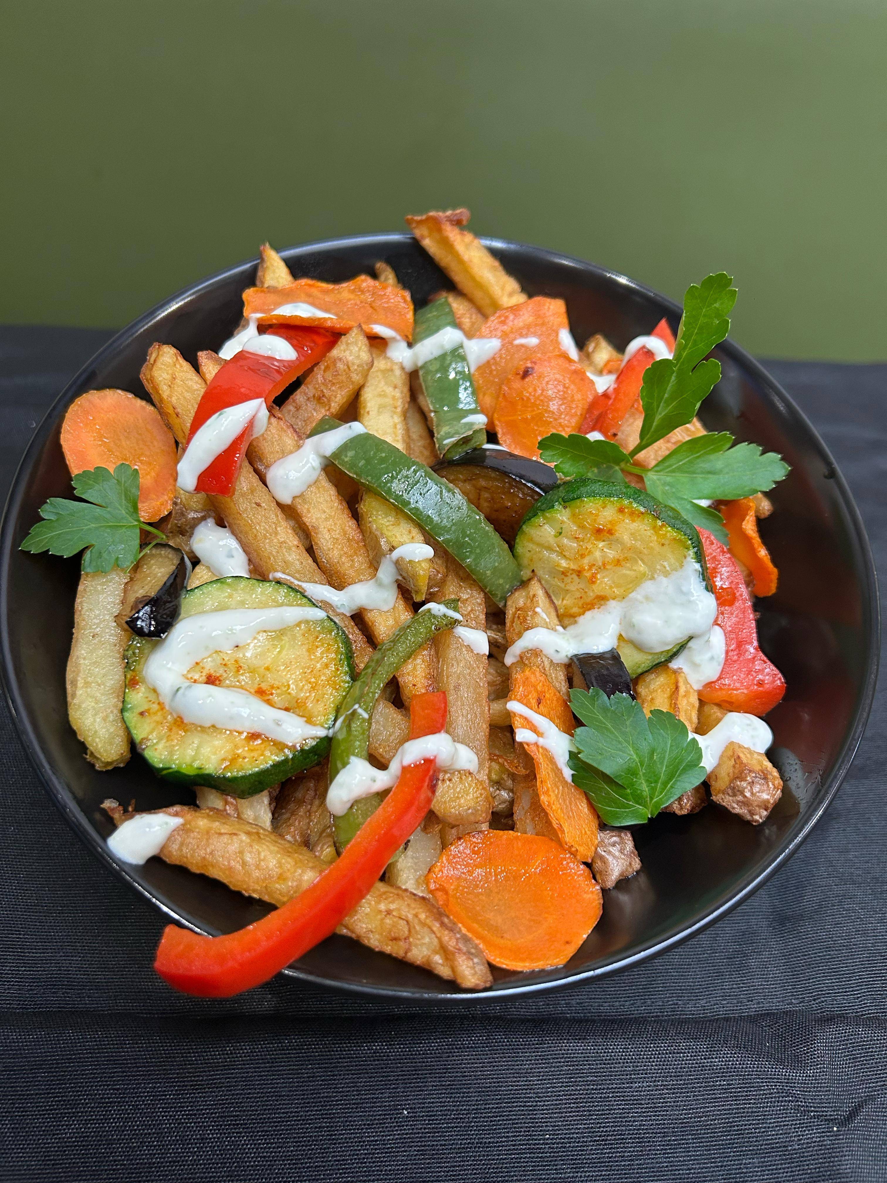 Barquette de frites & légumes grillées