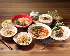 八方饕客  牛肉麵丨肉夾饃丨酸辣粉丨涼皮