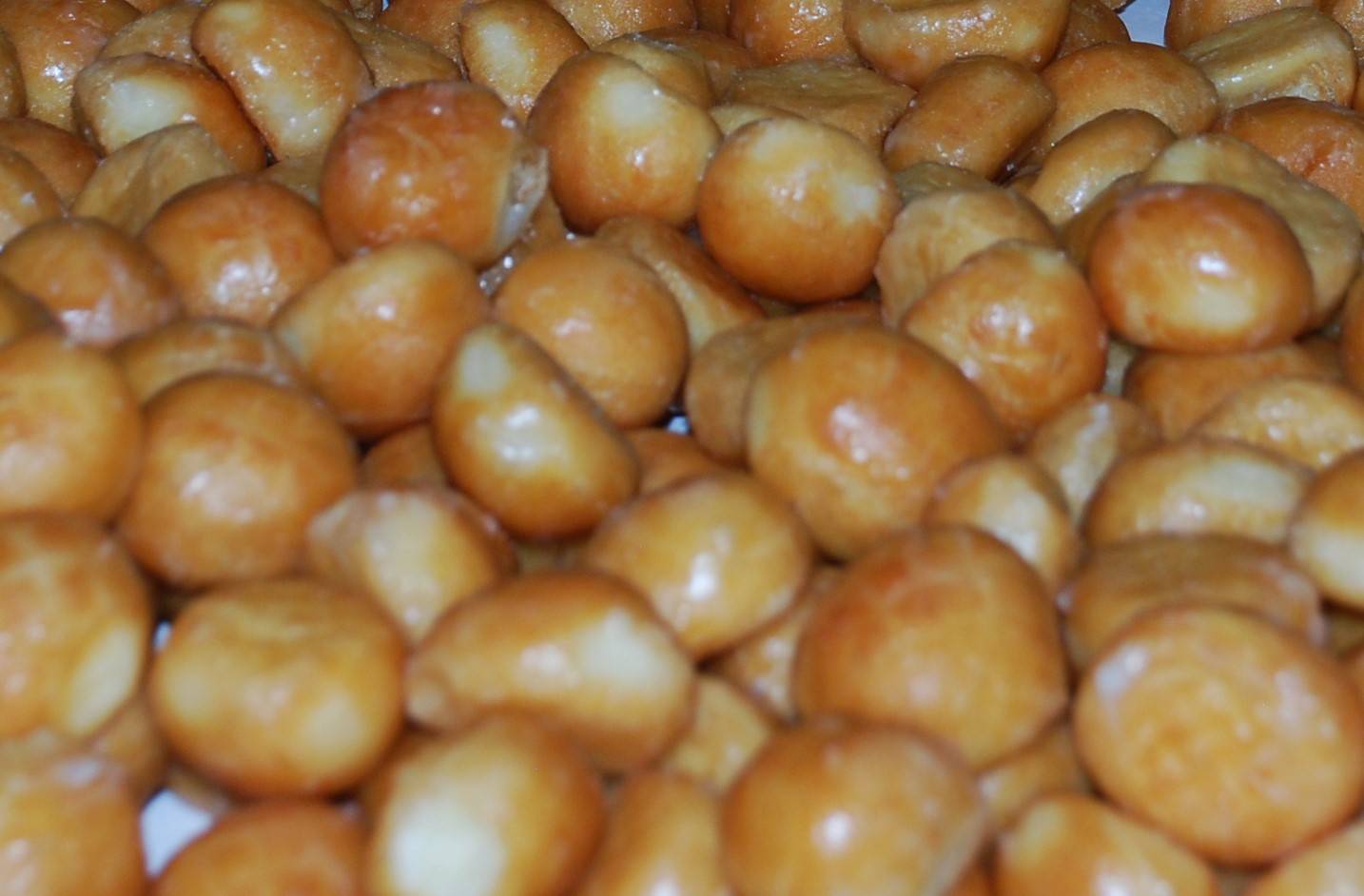 Dozen Donut Holes (12 pcs)