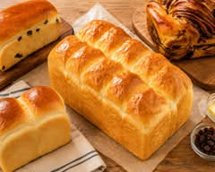 無添加食パン専門店（パン工房　ブルーメン）