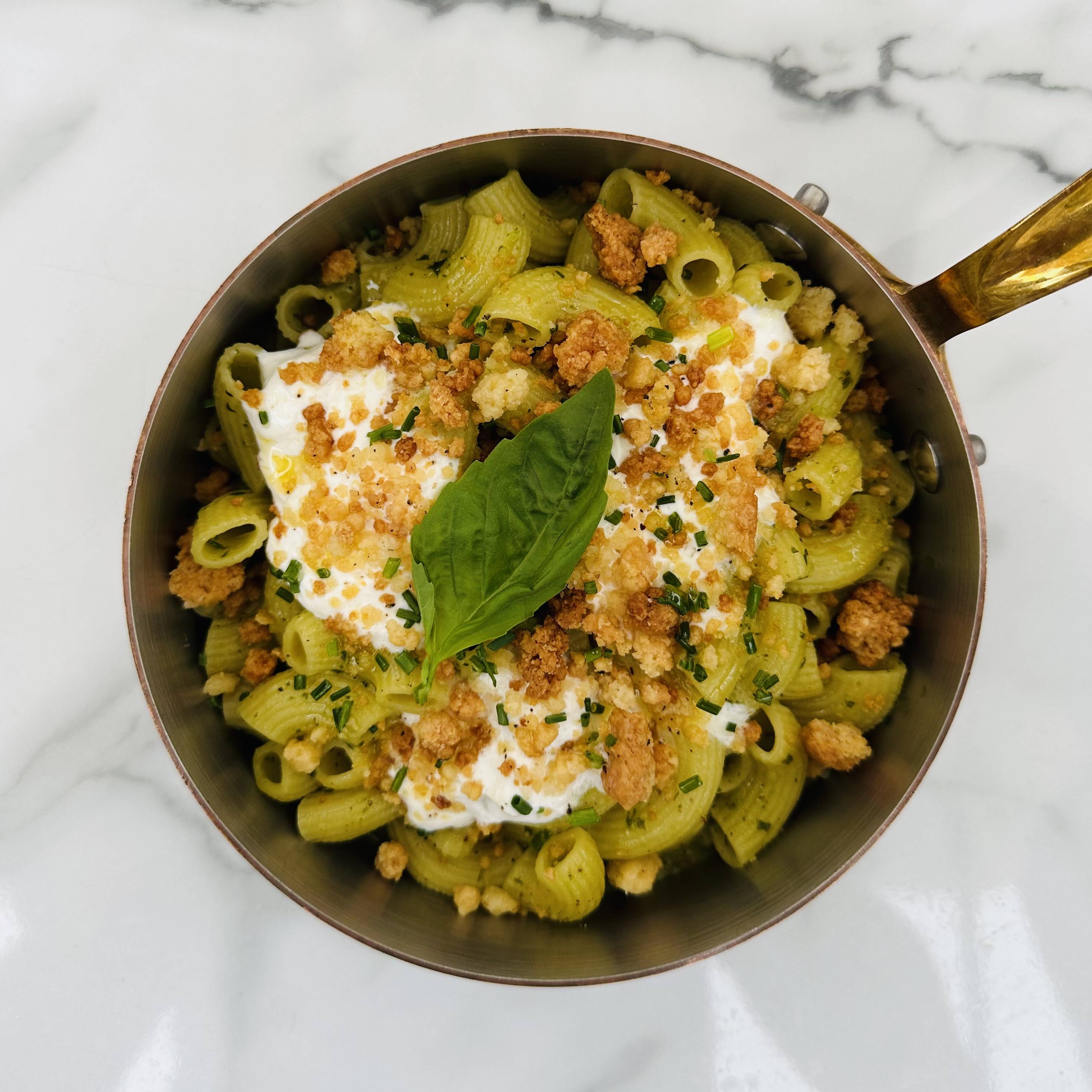 Coquillettes au pesto de basilic