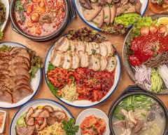 新大久保韓国横丁 マポ豚足