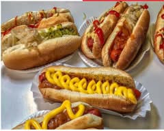 Gray's Papaya - UWS (2090 Broadway)