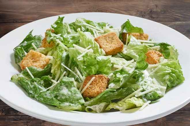 SIDE CAESAR SALAD*