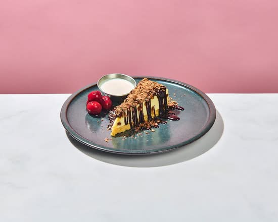 Honeycomb Smash Cheesecake