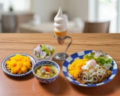 カレーとソフトクリーム　curry and softcream