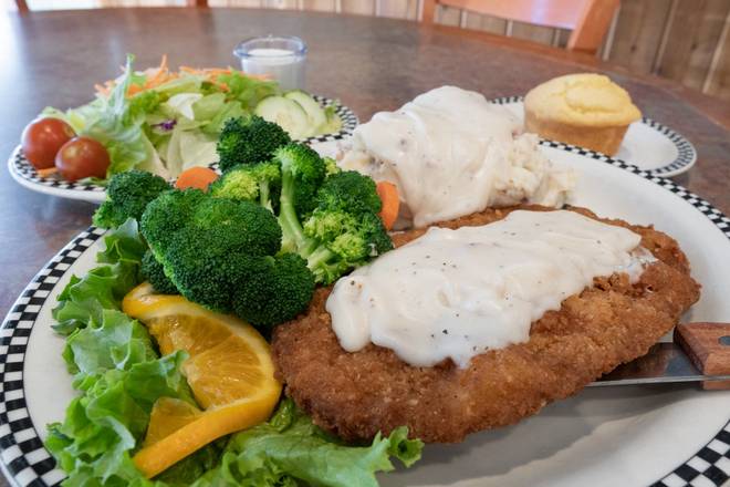 BIGFOOT Chicken Fried Steak Dinner