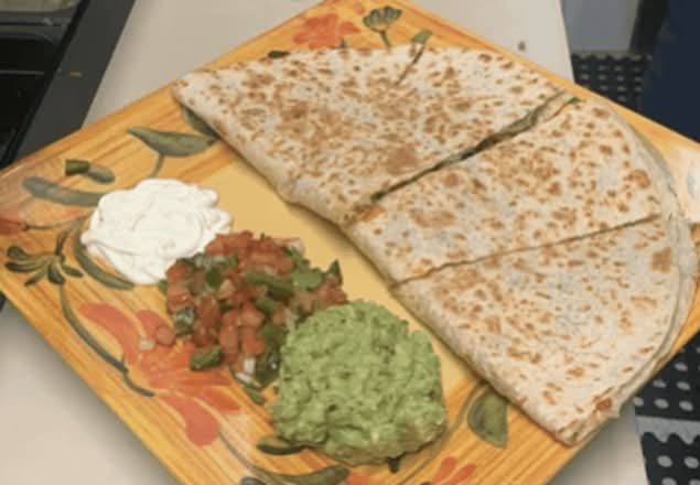 Quesadilla Grande con queso