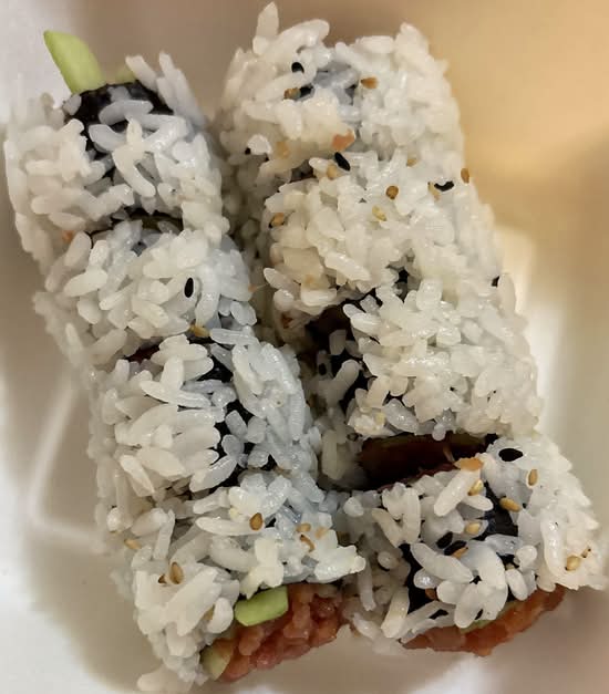 Yellowtail w/Scallion Roll