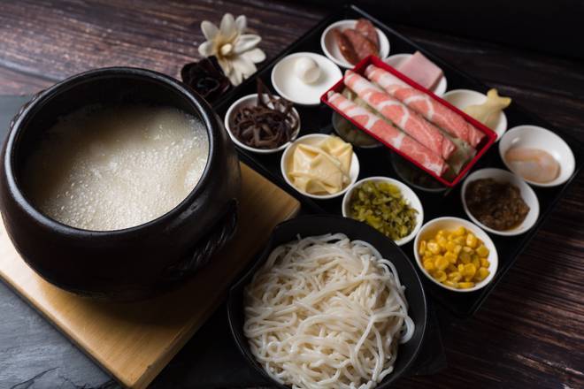 原味骨汤米线 Original Rice Noodle Soup