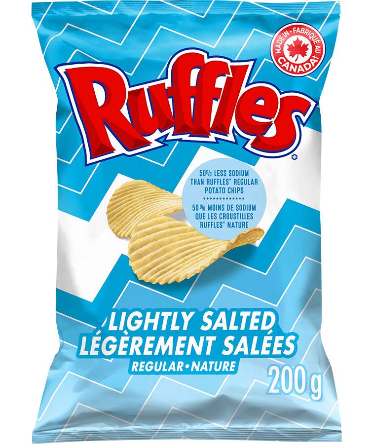 Ruffles Regular Lightly Salted Potato Chips (200 g)