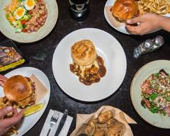 Fionn MacCool's (Pearson Airport Gate B24)