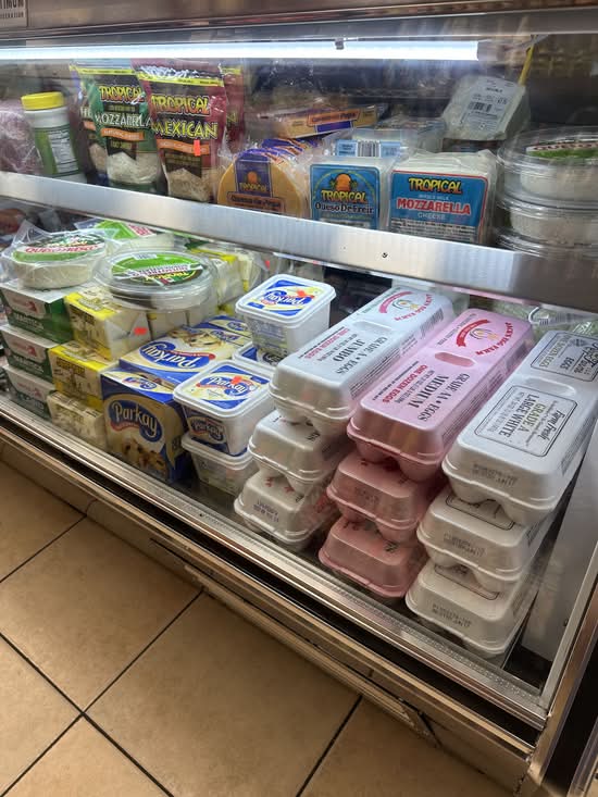 El Poblanito Meat Market (657 Allerton Avenue)