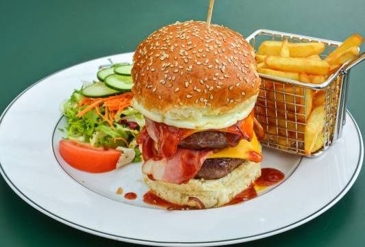 US Burger Double (servi avec frites)