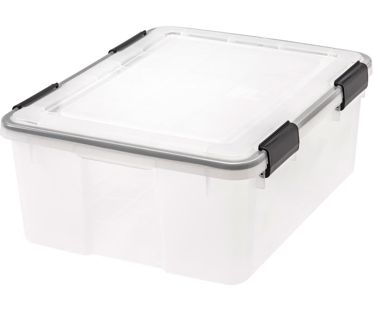 Iris Weatherpro 30 Qt Clear Storage Box 7.75 In. H X 15.75 In. W X 19.7 In. D Stackable