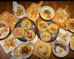 鉄板焼きとり&創作タコス おっつ~。