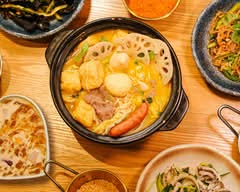 Mr Wang Hotpot 王贵仁砂锅麻辣烫