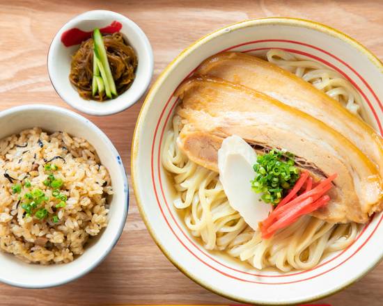 沖縄そば タイラ製麺所 国際通り店 okinawasoba tairaseimenjo kokusaidooriten