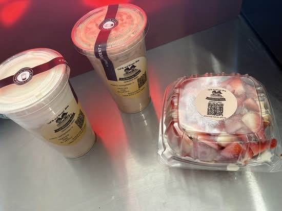 Caffe and Sweet Shop Las Boricuas Twins (Cleveland)