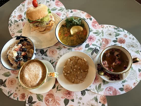 Carp Moon Cafe and Juice Bar