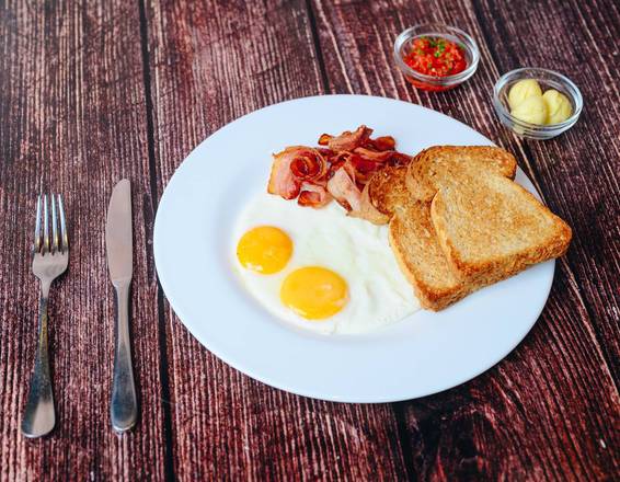 2 Eggs with toast and bacon