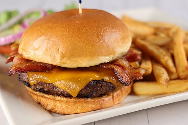 Bacon Cheddar Burger*