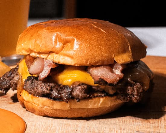 SMASHED ONION CHEESEBURGER (TAMANEGI BURGER)
