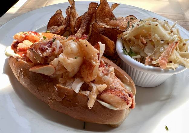 Off The Hook Raw Bar & Grill