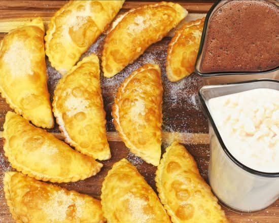 Mama Empanada Cumbaya La Primavera