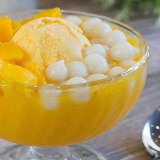 Mango Juice with Glutinous Rice Ball with Ice Cream (多芒雪山捞小丸子)