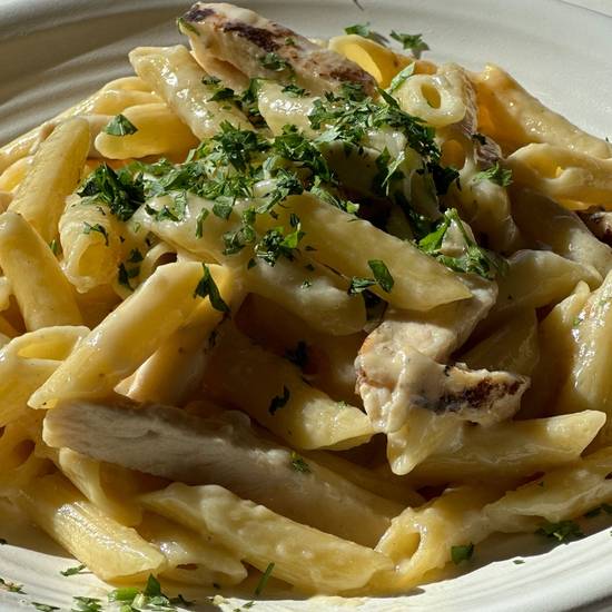 Chicken Alfredo Pasta **