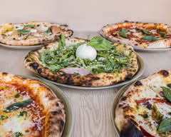 LA TABLE CHEZ STRABONI