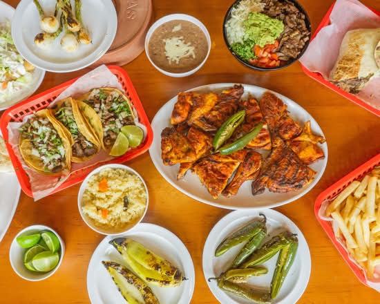 POLLOS Y CARNES ASADAS EL GUERO