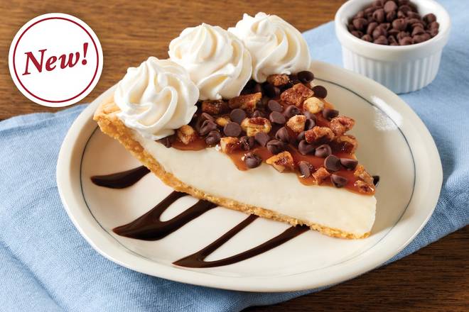 Turtle Cheesecake Pie