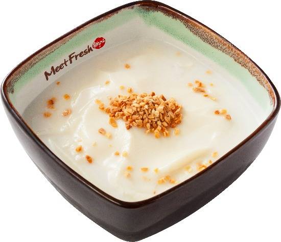Hot Almond Soup with Tofu Pudding (Soupe chaude aux amandes avec pudding au tofu) (杏仁豆花)