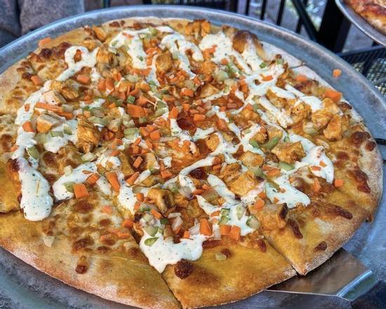 Buffalo Chicken Pizza - Large 16"