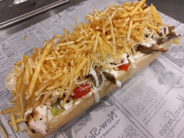 Super Pepito - Pepito venezolano con carne, queso y salsas