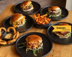 Clubhouse by THE HARP 🍔🍟